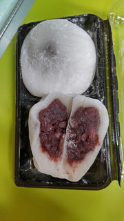 「あわしま堂 国産餅粉を使用した塩大福 パック2個」のクチコミ画像 by minorinりん さん