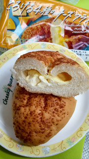 「第一パン とろける4種のチーズフランス」のクチコミ画像 by minorinりん さん