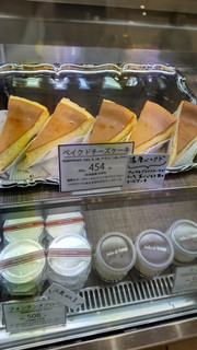 「アトリエ・ド・フロマージュ ベイクドチーズケーキ」のクチコミ画像 by minorinりん さん