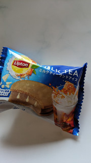 「リプトン ミルクティーサンドアイス 袋75ml」のクチコミ画像 by そらみさん