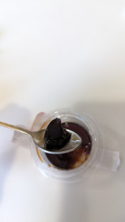 「ファミリーマート 黒みつと味わうクリームわらび餅」のクチコミ画像 by Monakaさん