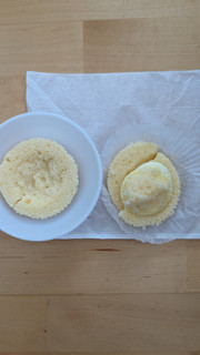 「ヤマザキ 北海道チーズ蒸しケーキサンド レモンチーズクリーム入り」のクチコミ画像 by Monakaさん