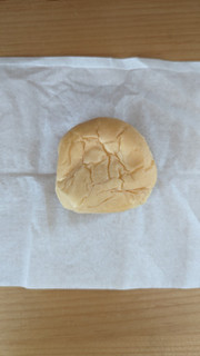 「八天堂 冷やして食べるとろけるくりーむパン 福島県産もも」のクチコミ画像 by Monakaさん