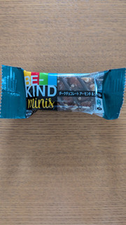 「KIND BE‐KIND ダークチョコレート アーモンド＆シーソルト 袋1本」のクチコミ画像 by Monakaさん