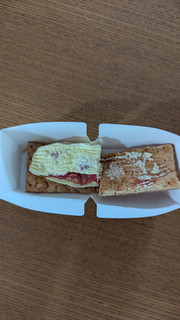 「ファミリーマート ファミマルKITCHEN 凍ったまま食べる いちごのミルフィーユ」のクチコミ画像 by Monakaさん