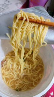 「サンヨー食品 牛たん炭焼 利休 牛テールスープ風ラーメン 90g」のクチコミ画像 by minorinりん さん