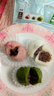 「セブン-イレブン 春の三色こもち 桜もち・餡もち・草もち」のクチコミ画像 by minorinさん