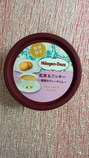 「ハーゲンダッツ ミニカップ 紅茶＆クッキー 優雅なティータイム カップ110ml」のクチコミ画像 by minorinさん