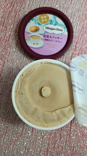 「ハーゲンダッツ ミニカップ 紅茶＆クッキー 優雅なティータイム カップ110ml」のクチコミ画像 by minorinさん