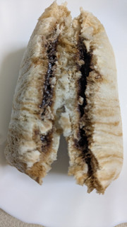 「ヤマザキ ランチパック 濃厚ショコラ ゴディバ監修」のクチコミ画像 by まこぴーさん