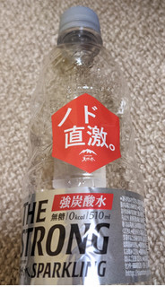 「サントリー THE STRONG 天然水スパークリング ペット510ml」のクチコミ画像 by まめぱんださん