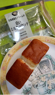 「ニューデイズ EKI na CAFE 北海道産生クリームの白いミルクパウンド」のクチコミ画像 by minorinりん さん