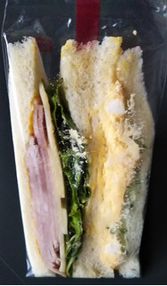 「神戸屋キッチン スモークロースハム・モッツァレラ＆タマゴサラダのサンドイッチ」のクチコミ画像 by レビュアーさん
