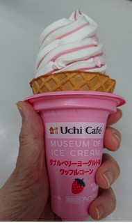 「ローソン Uchi Cafe’ MOICダブルベリーヨーグルト味ワッフルコーン カップ160ml」のクチコミ画像 by じぇりごんさん