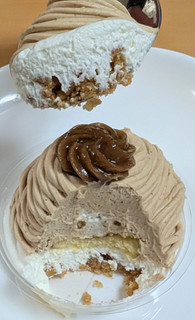 「セブン-イレブン イタリア栗のモンブラン 8層仕立て」のクチコミ画像 by はるなつひさん