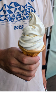 「道の駅 津かわげ 安濃津牧場からの贈り物 生ソフトクリーム」のクチコミ画像 by はるなつひさん