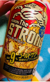 「KIRIN キリン・ザ・ストロング ゴールドサワーVodka 缶350ml」のクチコミ画像 by シナもンさん