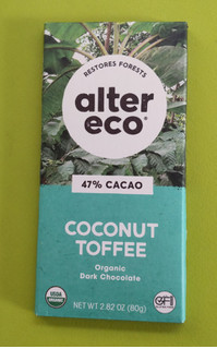 「Alter Eco オーガニックチョコレートバー ダーク塩ココナッツタフィー カカオ47％ 80g」のクチコミ画像 by minorinりん さん