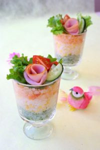 薔薇ハム洋風グラスで3色寿司