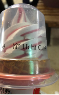「ローソン Uchi Cafe’ SWEETS あまおう苺ワッフルコーン 160ml」のクチコミ画像 by ザコタさん