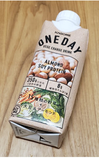 「カゴメ ONEDAY ALMOND SOYPROTEIN パック330ml」のクチコミ画像 by みにぃ321321さん