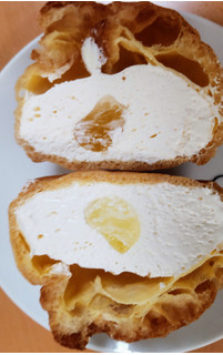 「オランジェ ひかえめに言ってクリーム多めのシュークリーム 瀬戸内レモン 袋1個」のクチコミ画像 by はるなつひさん