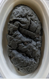 「ヤマザキ 黒いソフトフランスパン 黒アヒージョ風味 袋4枚」のクチコミ画像 by もぐちゃかさん