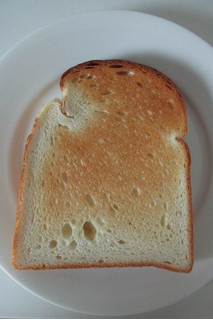 「セブンプレミアムゴールド 金の食パン 袋5枚」のクチコミ画像 by キックンさん