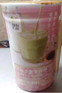 「ローソン Uchi Cafe’ SWEETS ミルク生まれのさくらグリーンティーラテ」のクチコミ画像 by tddtakaさん