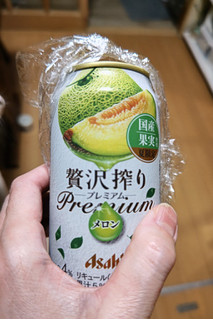 「アサヒ 贅沢搾りプレミアム 国産メロン 缶350ml」のクチコミ画像 by ねこさんぐるめさん