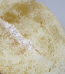 「ヤマザキ 白いコッペパン 苺クリーム 袋1個」のクチコミ画像 by レビュアーさん