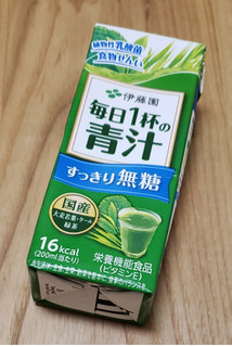 「伊藤園 毎日1杯の青汁 すっきり無糖 パック200ml」のクチコミ画像 by みにぃ321321さん