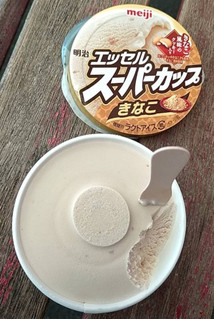 「明治 エッセルスーパーカップ きなこ カップ200ml」のクチコミ画像 by かっぱねこさん