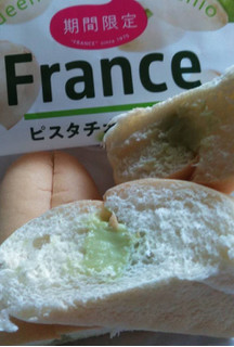「神戸屋 ピスタチオフランス 袋1個」のクチコミ画像 by プコーさん