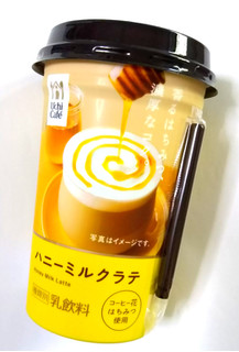 「ローソン Uchi Cafe’ SWEETS ウチカフェ ハニーミルクラテ 240ml」のクチコミ画像 by つなさん