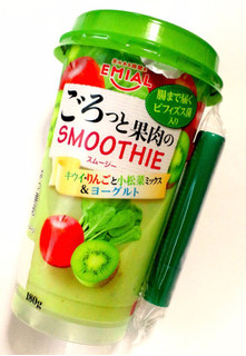 「安曇野食品工房 EMIAL（エミアル） ごろっと果肉のSMOOTHIE キウイ・りんごと小松菜ミックス＆ヨーグルト 180g」のクチコミ画像 by つなさん