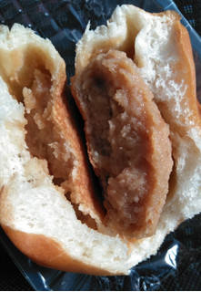 「ヤマザキ 薄皮アーモンド風味クリームパン 袋5個」のクチコミ画像 by プコーさん