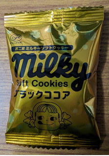 「不二家 ミルキー ソフトクッキー ブラックココア 8枚入」のクチコミ画像 by dooさん
