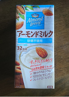 「アーモンド・ブリーズ 砂糖不使用 パック200ml」のクチコミ画像 by もぐりーさん