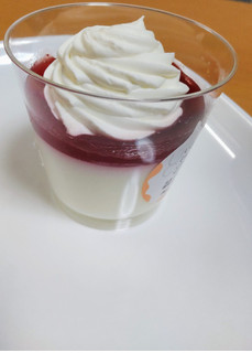 「ローソン Uchi Cafe’ いちごミルクプリン」のクチコミ画像 by はるなつひさん