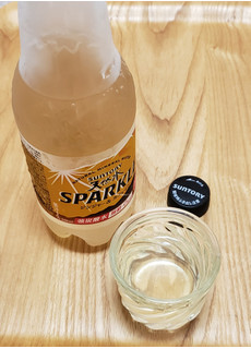 「サントリー 天然水SPARKLE ジンジャー＆カフェイン ペット500ml」のクチコミ画像 by みにぃ321321さん