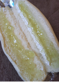 「Pasco 国産小麦の白いコッペパン メロンジャム＆ホイップ 袋1個」のクチコミ画像 by レビュアーさん