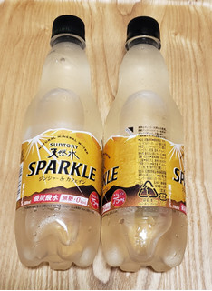 「サントリー 天然水SPARKLE ジンジャー＆カフェイン ペット500ml」のクチコミ画像 by みにぃ321321さん