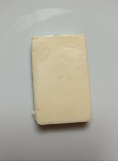 「イオントップバリュ レモンピール入り クリームチーズ仕立てのベビー 60g」のクチコミ画像 by hiro718163さん