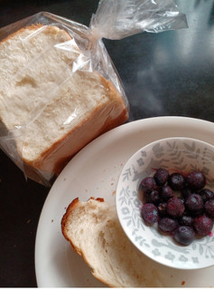 「ベーカリー ルーブル 山型食パン 鳳凰 1斤」のクチコミ画像 by 冬生まれ暑がりさん