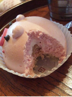 「セブン-イレブン ぶたさん いちごのムースケーキ」のクチコミ画像 by のこぜっとさん