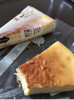 「セブン-イレブン 3種チーズの濃厚フロマージュ」のクチコミ画像 by kina子いもさん