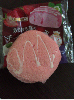「リョーユーパン あまおう苺のチーズ蒸しケーキ 袋1個」のクチコミ画像 by kina子いもさん
