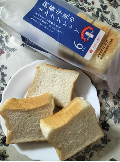 「タカキベーカリー 阿蘇牛乳のミルクブレッド 袋6枚」のクチコミ画像 by コマメのグルメさん