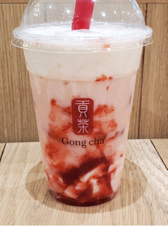 「Gong cha いちご杏仁 アーモンドミルクティー」のクチコミ画像 by 花蓮4さん